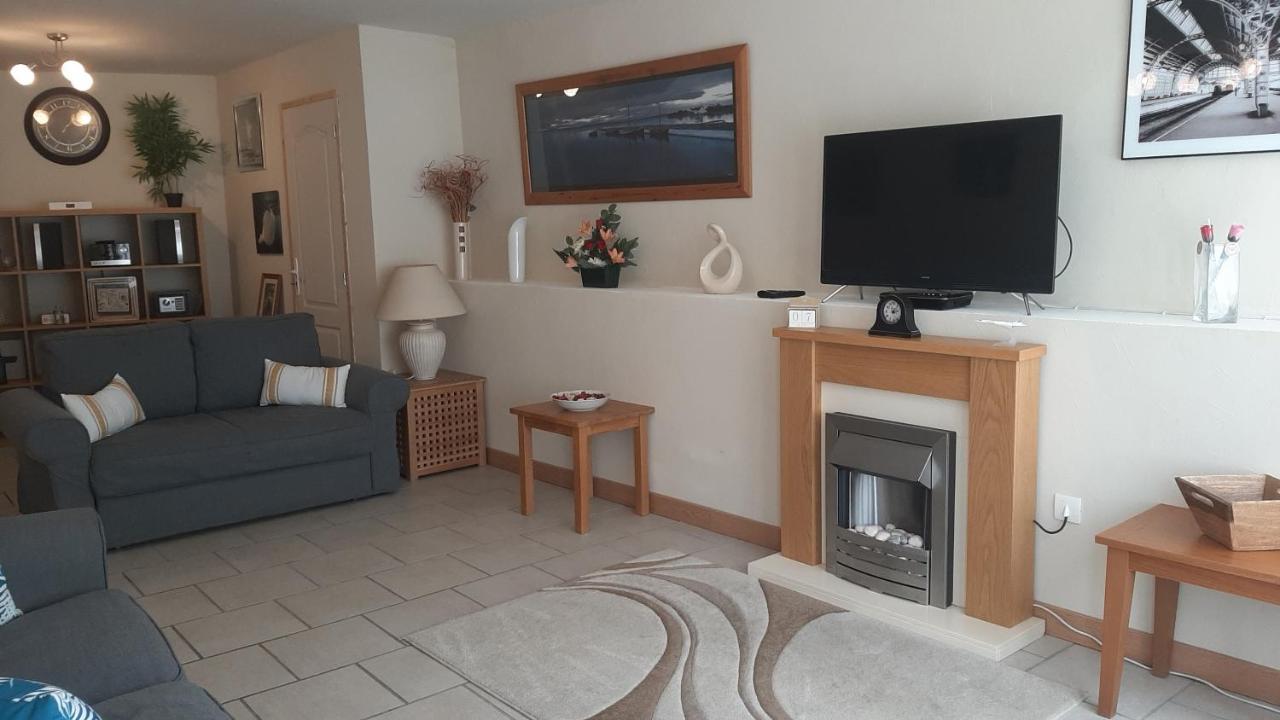 Maison En Ville Avec Terrasse Ensoleillee Et Wi-Fi Magnac-Laval Exterior foto